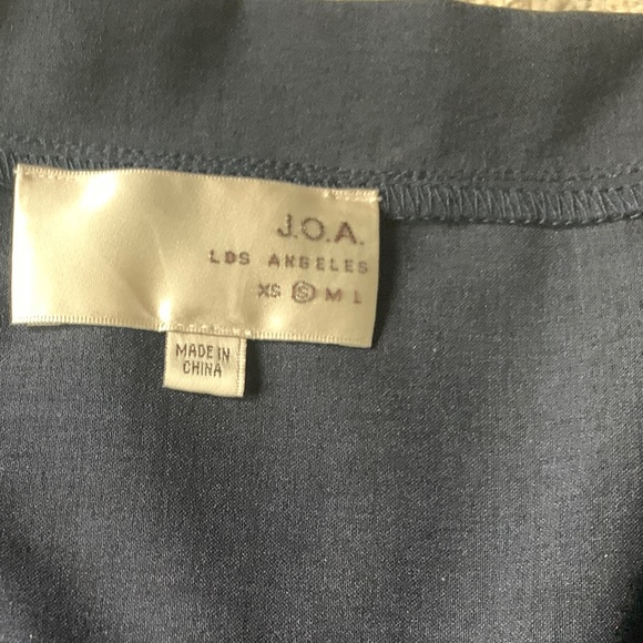 Off the shoulder top - Alexis from schists creek - Picture 2 of 3